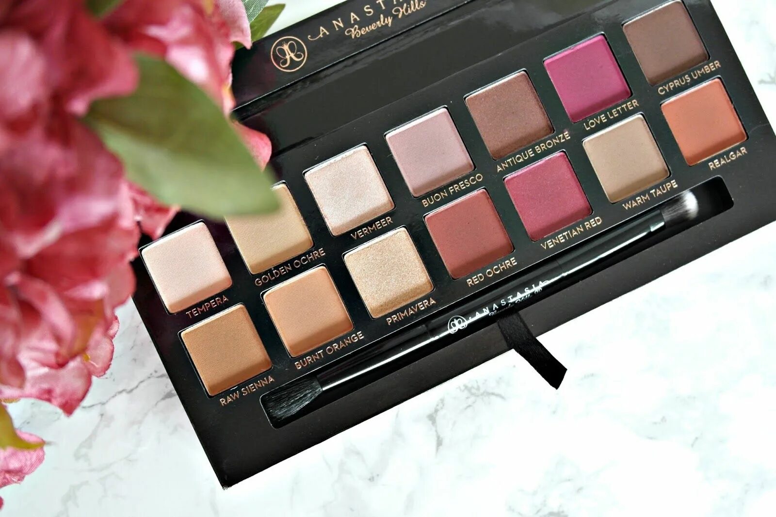 Modern renaissance. Anastasia beverly hills modern renaissance. modern renaissance палетка теней.