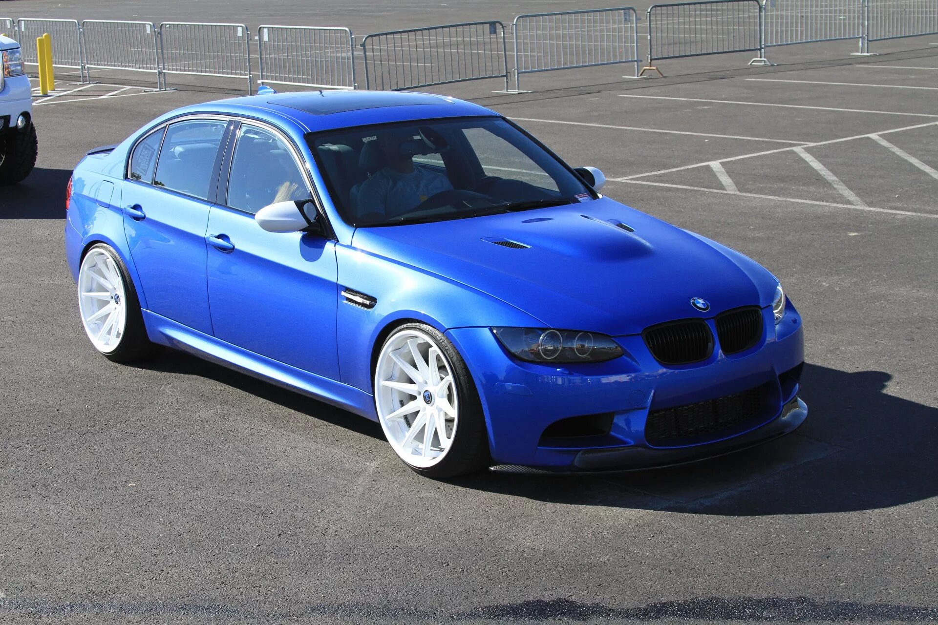 Бмв м3 е. БМВ 3 е90. BMW 3 e90 седан. БМВ е90 m3. BMW m3 e90 sedan.