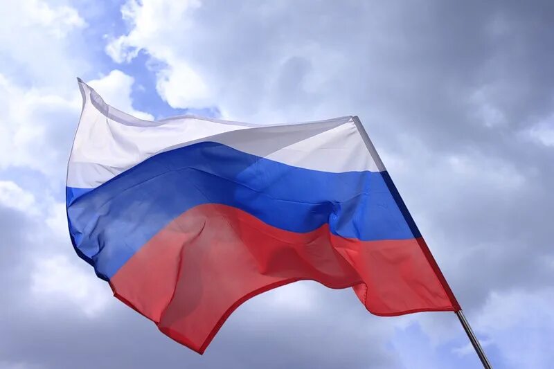 Флаг России. Ф̆̈л̆̈ӑ̈г̆̈ р̆̈о̆̈с̆̈с̆̈й̈й̈. Триколор флаг.