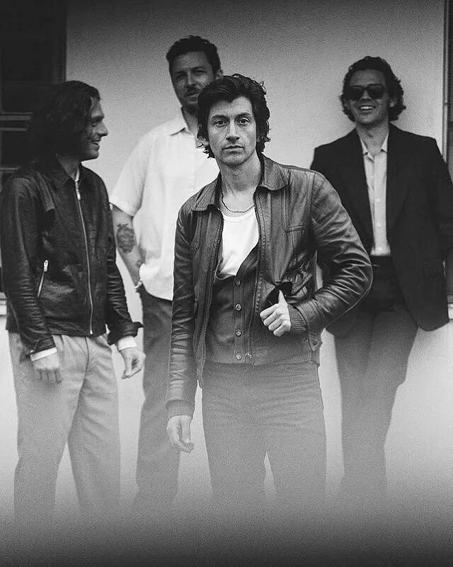 Arctic monkeys live. Arctic monkeys live