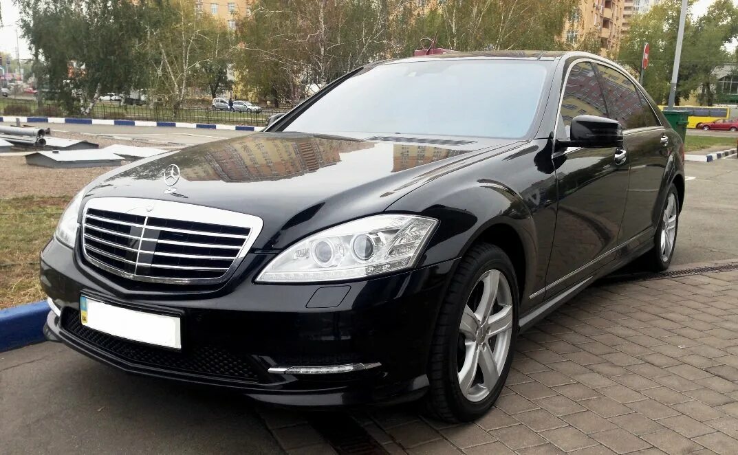 мерседес майбах с водителем. мерседес крым. аренда мерседес с водителем. аренда мерседес с водителем. мерседес 222 с охраной.