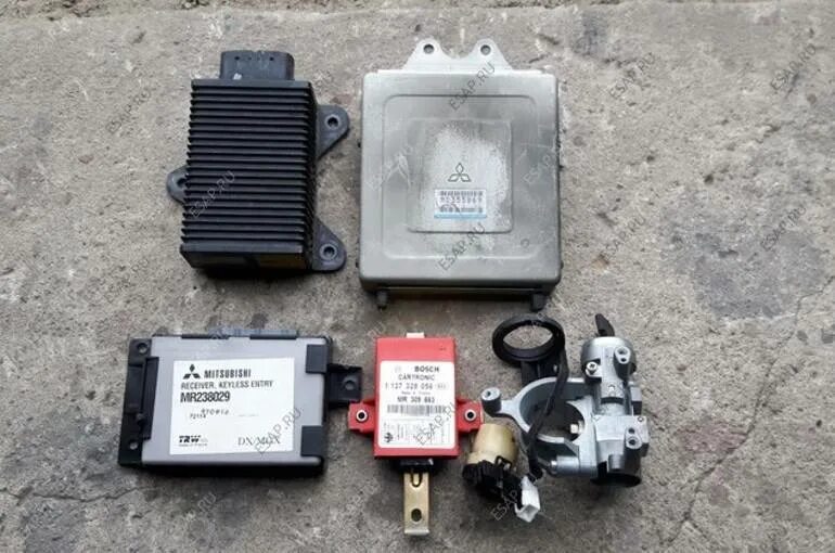 Митсубиси каризма 1.8 gdi блок mr238029 подключение Блок управления центральным замком Mitsubishi Carisma 1998 MR238029 DA 1.8 GDI (