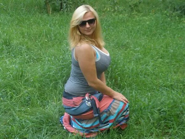 Busty russians girls. Басти вумен. Busty russian women пляж в купальнике. Busty russian woman: декември 2019. K.