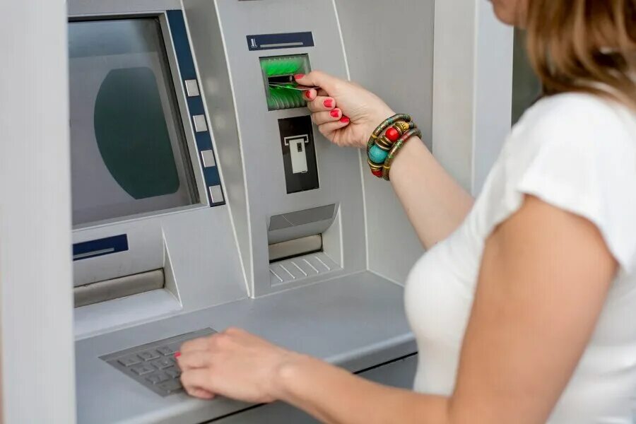 Банкомат (ATM). Красивый Банкомат. Банкомат Cash in. Снятие денег.