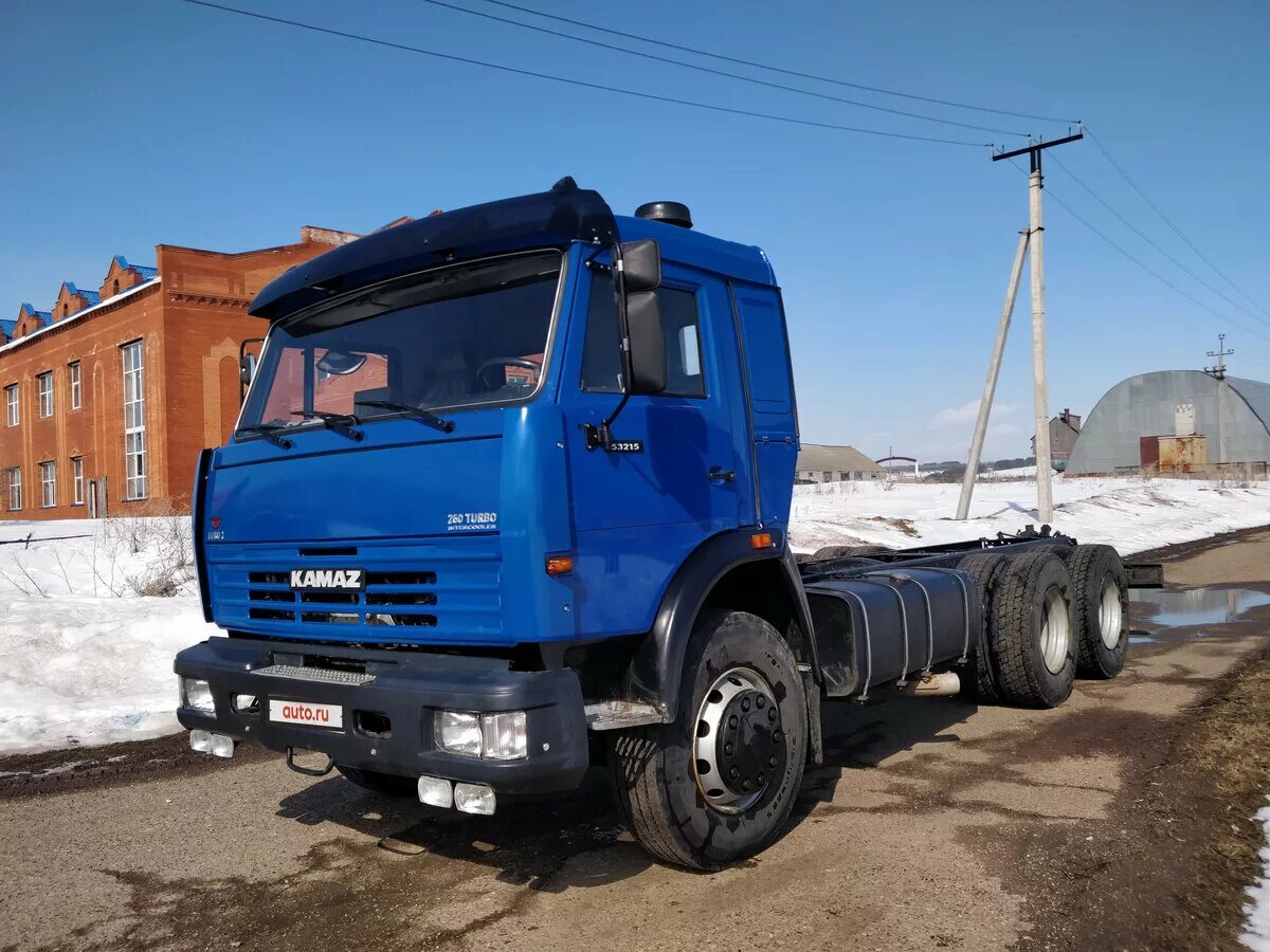 Грузовой камаз бортовой 53215. Авто камаз 53215. Бортовой автомобиль камаз-53215. Камаз 53215 2005. Новый камаз 53215.