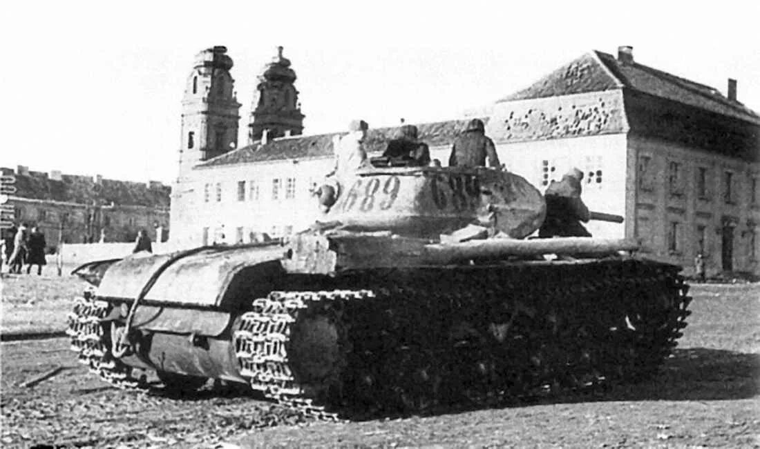 Танк ис 2 берлин. Бои тяжелых танков. Бои тяжелых танков. Ис2 1945. Великая отечественная война ис2.