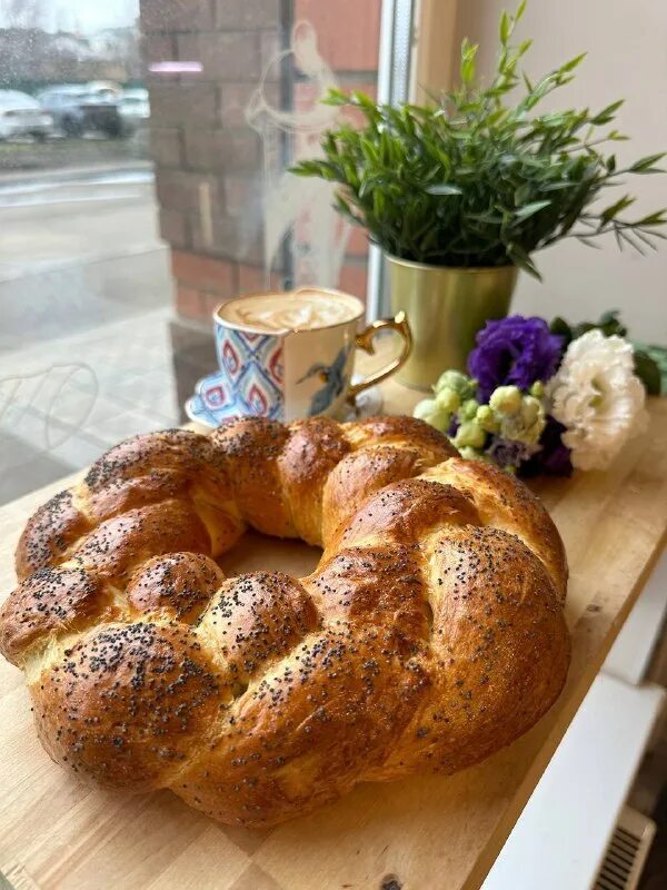 калач праздничный. калач праздничный. муромский калач в муроме. калач украинский. калачи.