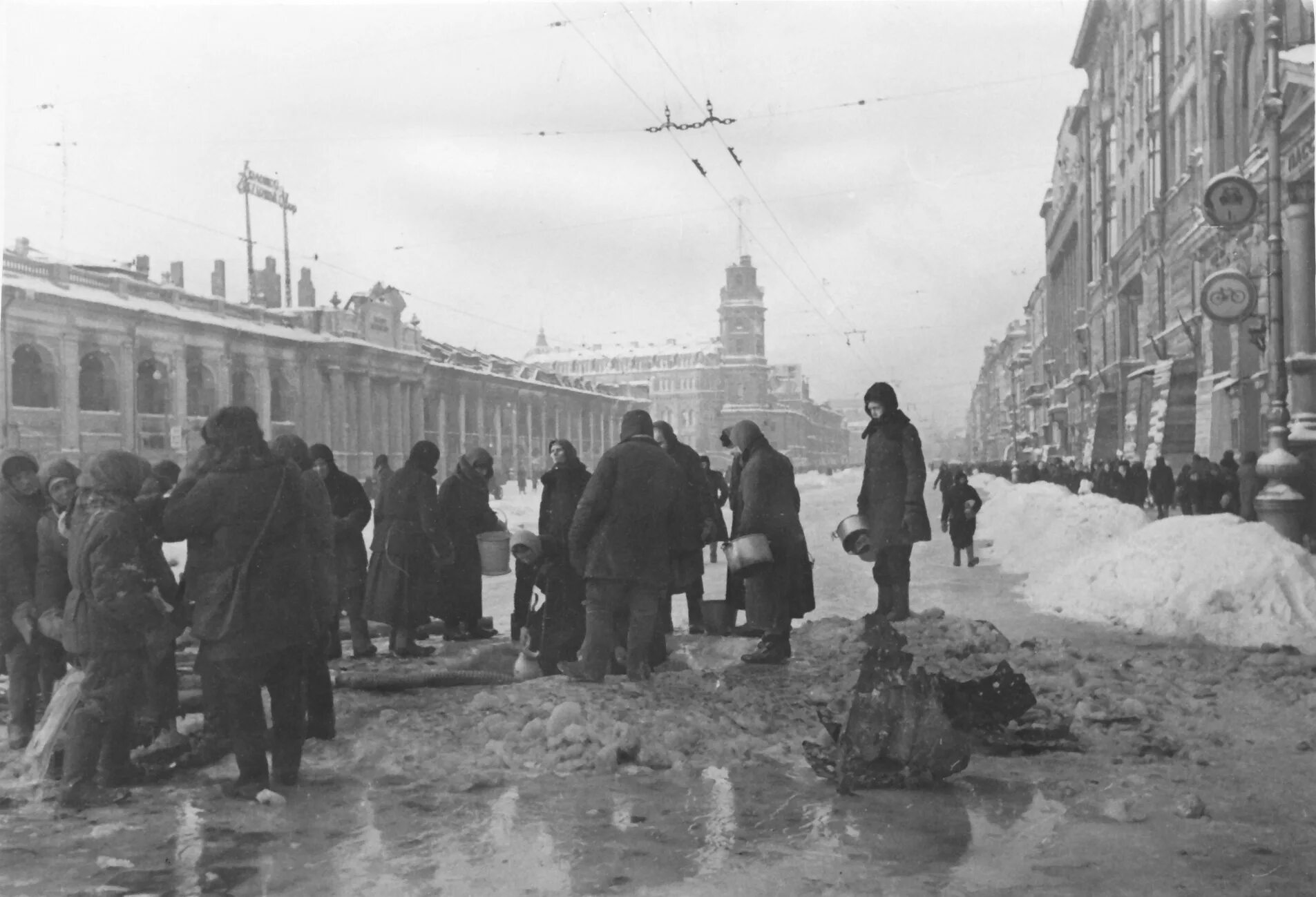 Манеж блокада ленинграда. Блокада Ленинграда зима 1942.