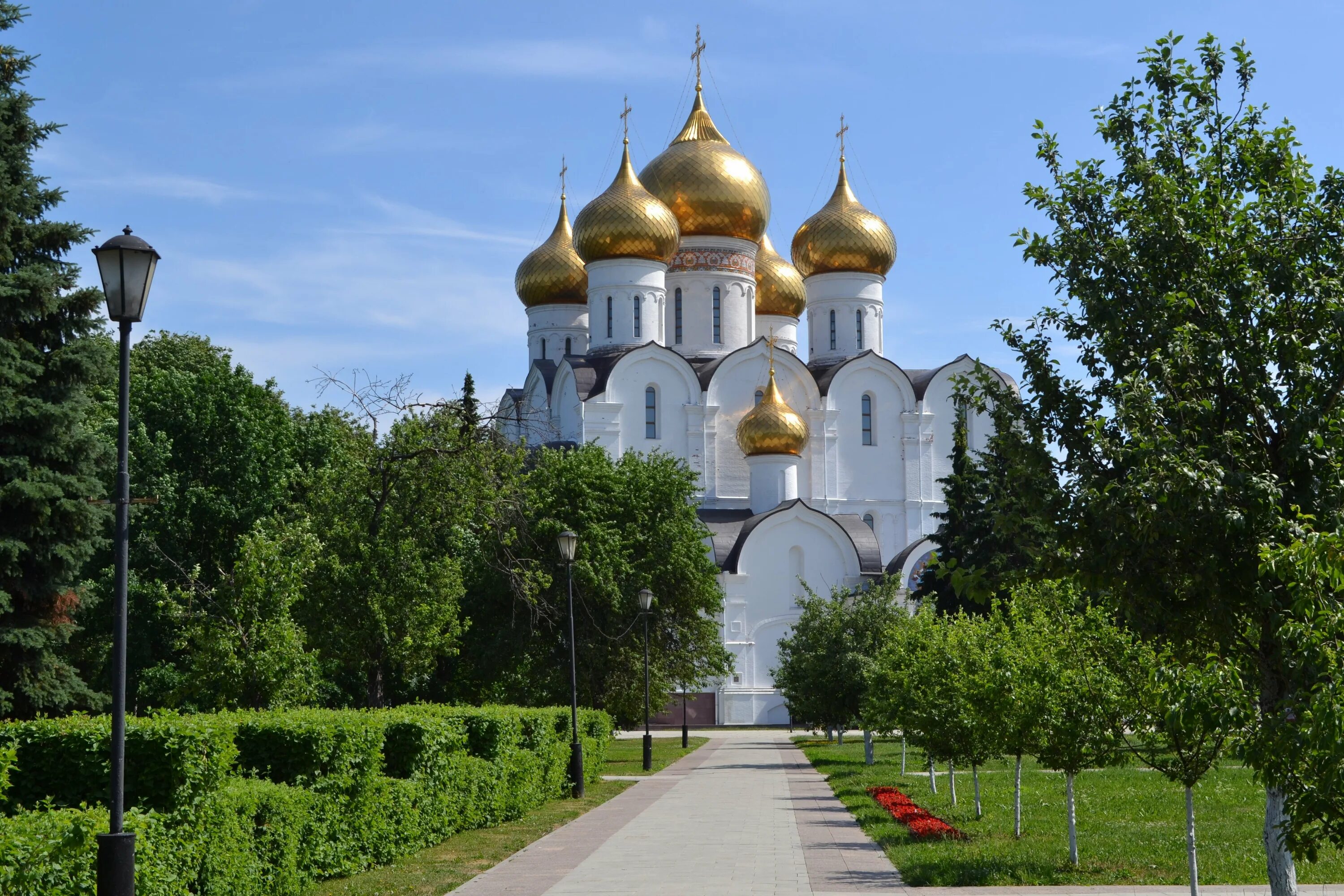 Какой город был столицей золотой. Ярославль достопримечательности золотого кольца. Золотое кольцо России Ярославль памятники.