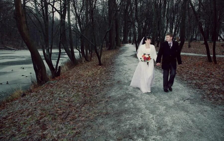 16 ноября свадьба. Свадебная фотосессия в ноябре идеи. свадьба поздней осенью. снежная свадебная фотосессия осень. свадебные фотографии осенью поздней.