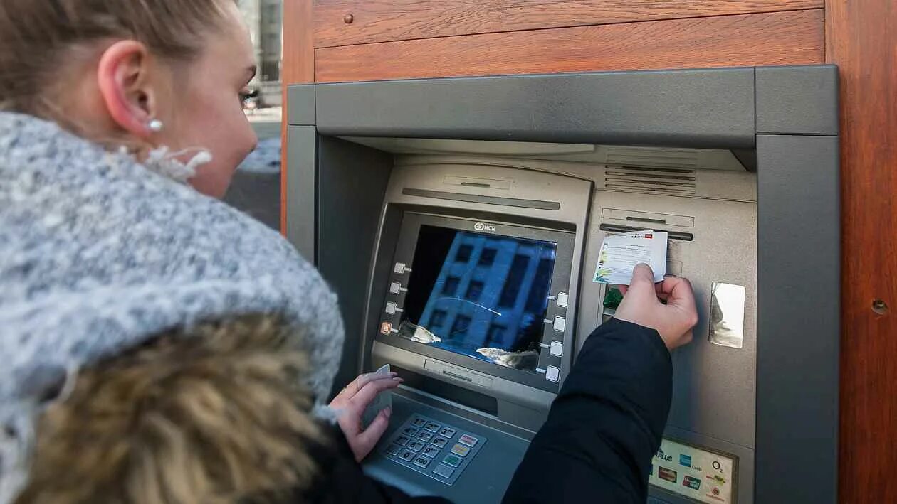 Черкесск банкоматы. Мобильный Банкомат. Банкоматы. Банкоматы Швейцарии. Банкомат комната.