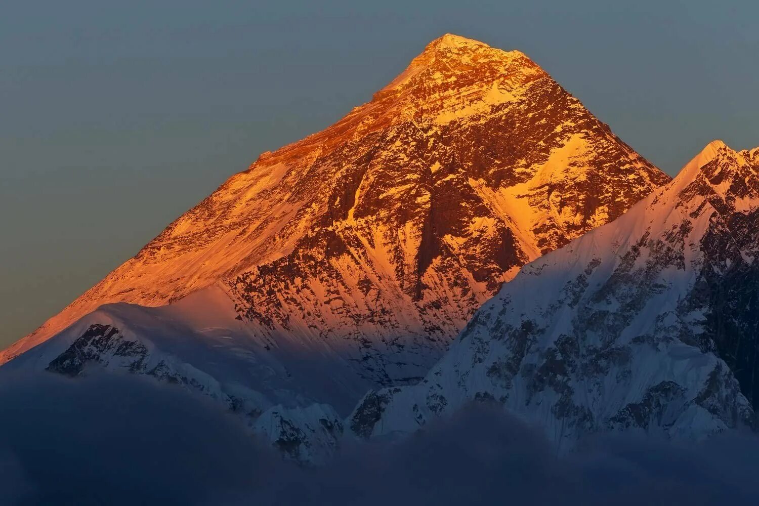 Высота эвереста высочайшая. Гималаи Эверест Джомолунгма. Тибет Гималаи, Джомолунгма, Эверест))). Гора Эверест 8848 м. Гора Макалу высота.