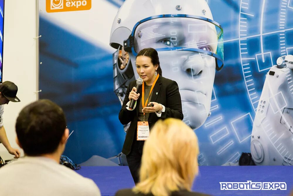 Робот nao и человек. Робот toyota th r 3. Роботы будущего проект. Робот hr. Робот toyota t-hr3.