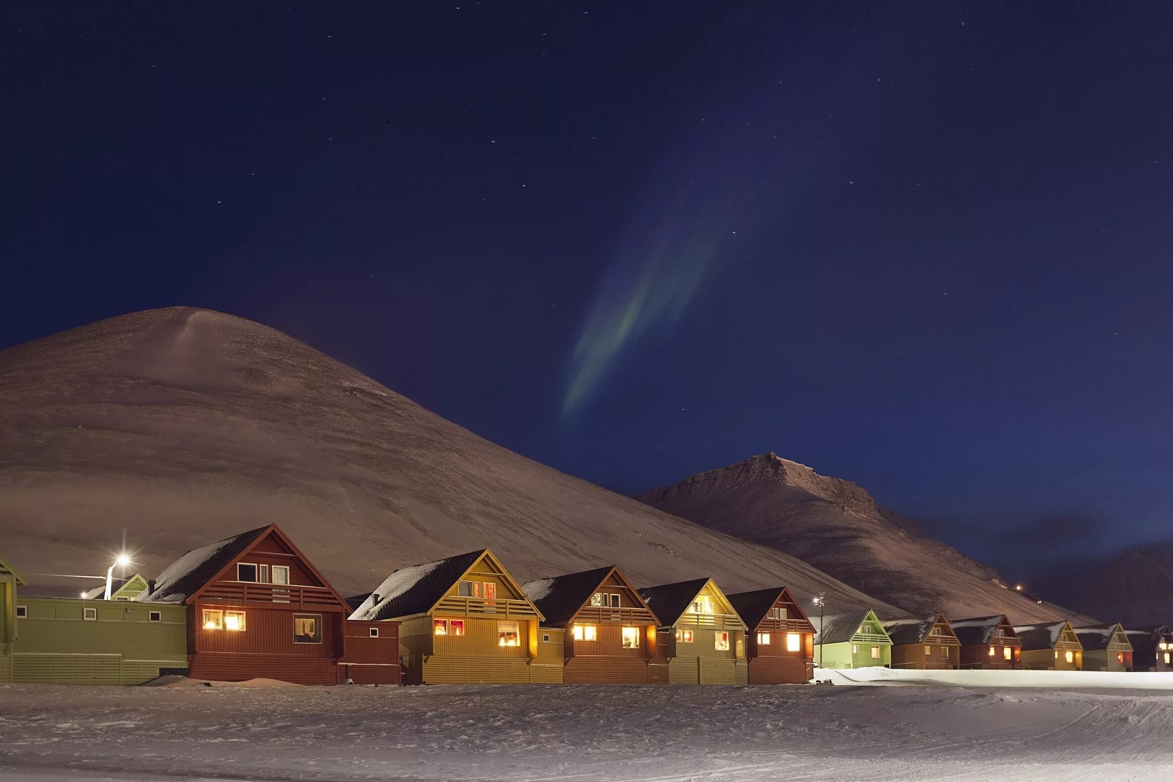 Лонгйир западный шпицберген. Баренцбург, шпицберген, норвегия. Архипелаг свальбард (шпицберген). Остров шпицберген. Svalbard.