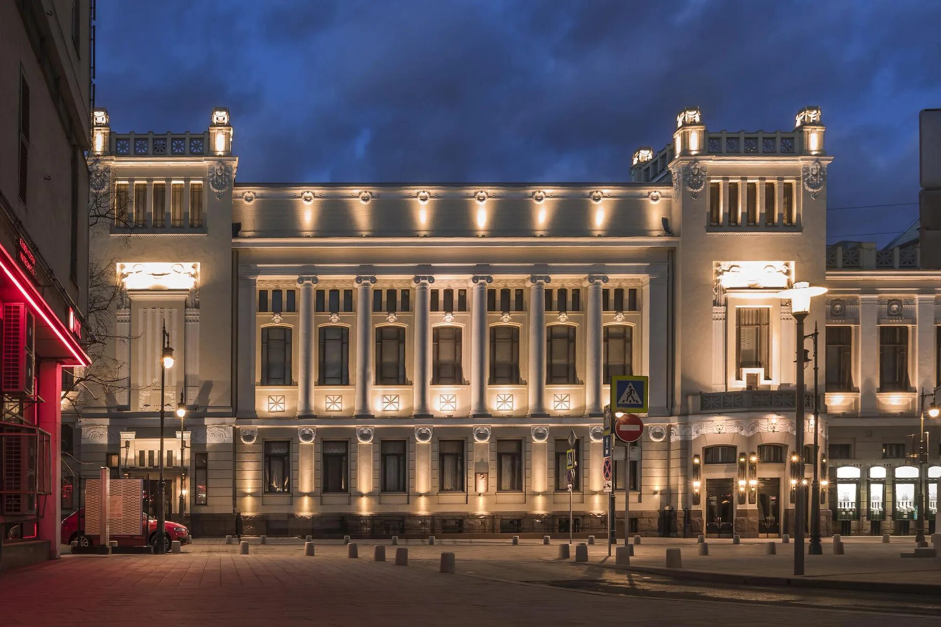 Ленком москва купить. Московский театр имени Ленинского Комсомола. Московский государственный театр «Ленком». Московский государственный театр Ленком марка Захарова театр. Московского театра «Ленком марка Захарова».