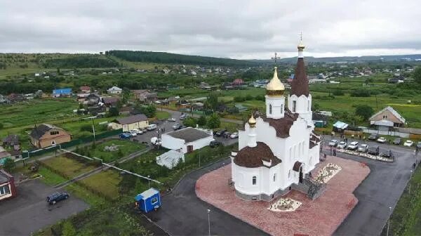 Церковь зиминка прокопьевск. Церковь школьный прокопьевский. Церковь прокопьевск прокопьевская. Поселок школьный кемеровская область. Храм казанской иконы божией матери кемерово.