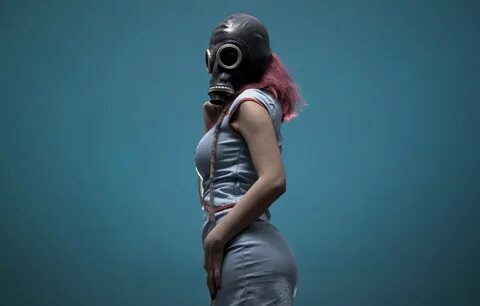 Фото обои девушка, фон, противогаз. 