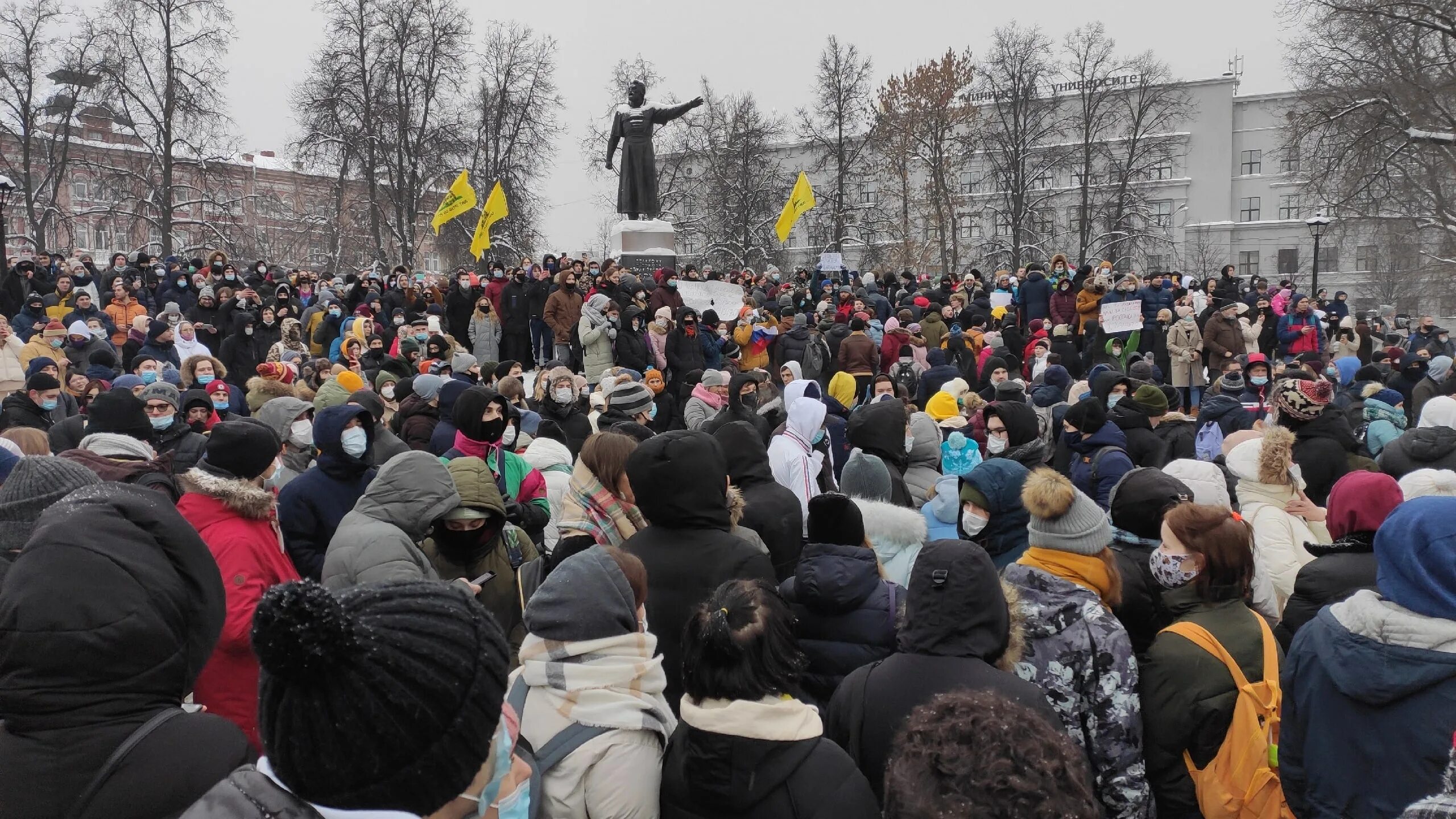 На ютубе главные новости на сегодня. Протесты в Нижнем Новгороде. Митинг 23 января 2021 Нижний Новгород. Митинг Навального 2021 Нижний Новгород. Антивоенный митинг Нижний Новгород.