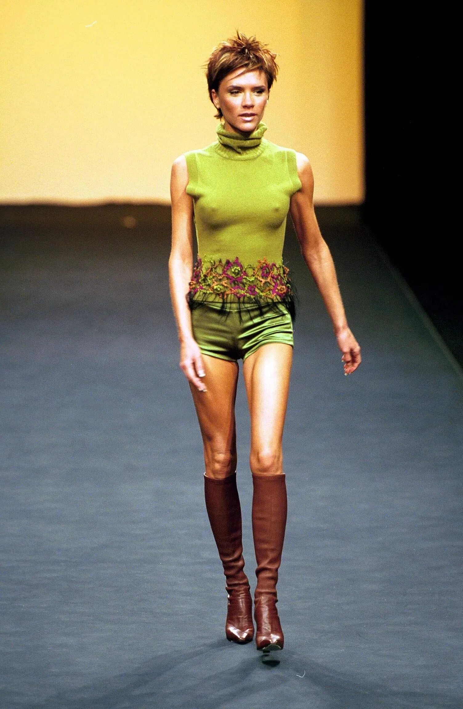 Видео стройных моделей. Victoria Beckham 1996.