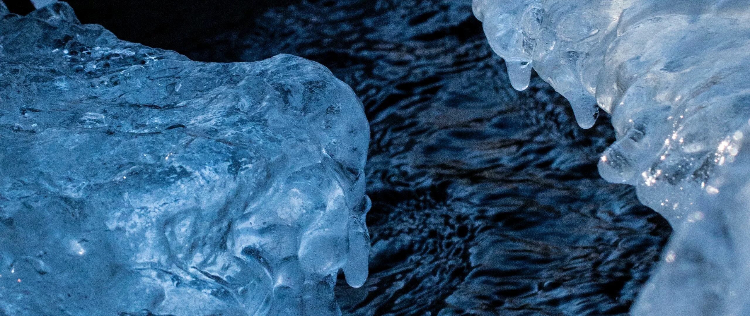 Лед. Ледяная вода. Вода со льдом. Твердое состояние воды в природе. Жидкий лед с водой