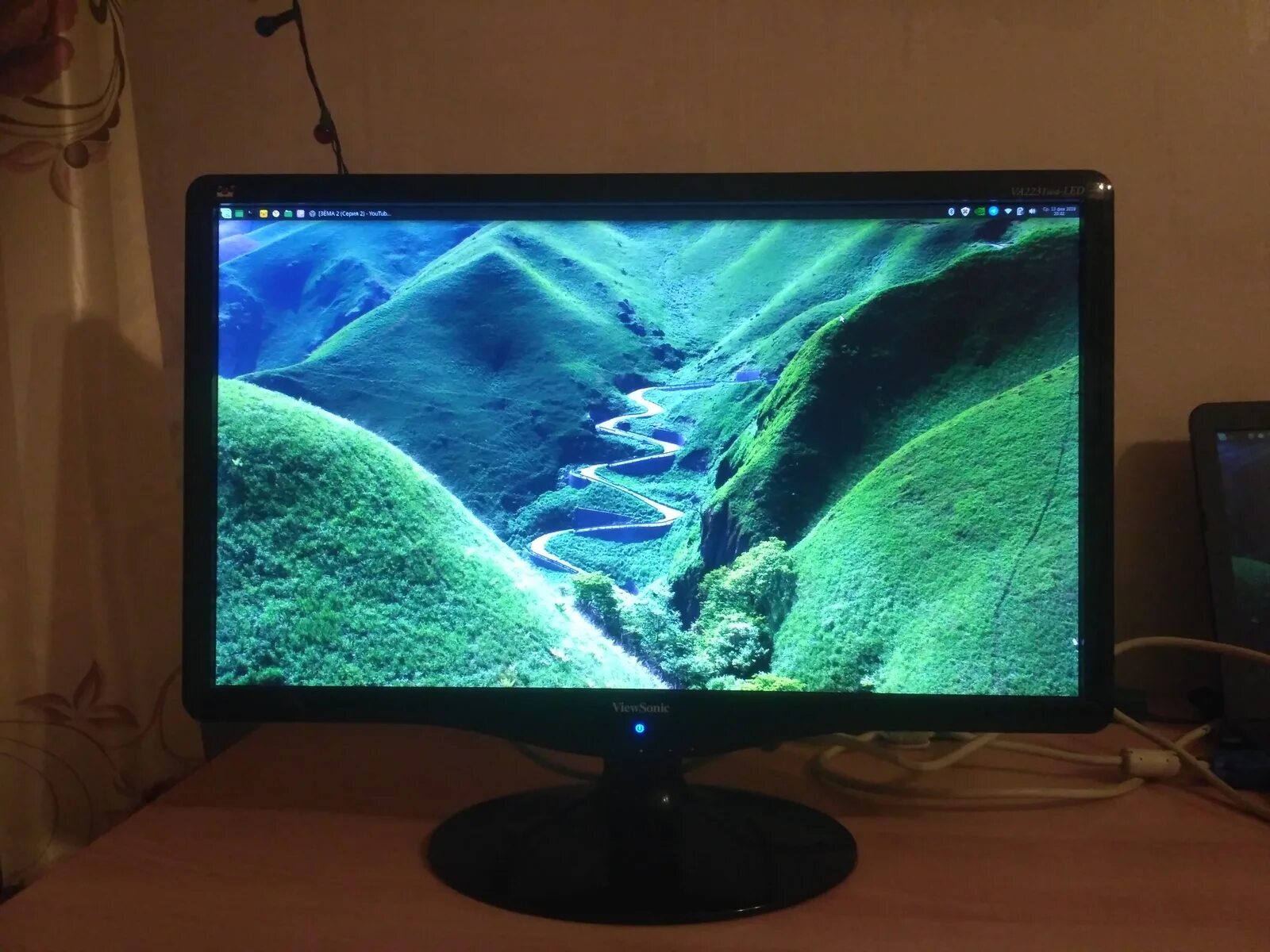Продать монитор. Монитор вблизи. monitor viewsonic va1948m. 60 герц 1980 1080. монитор выключается. монитор снежит.