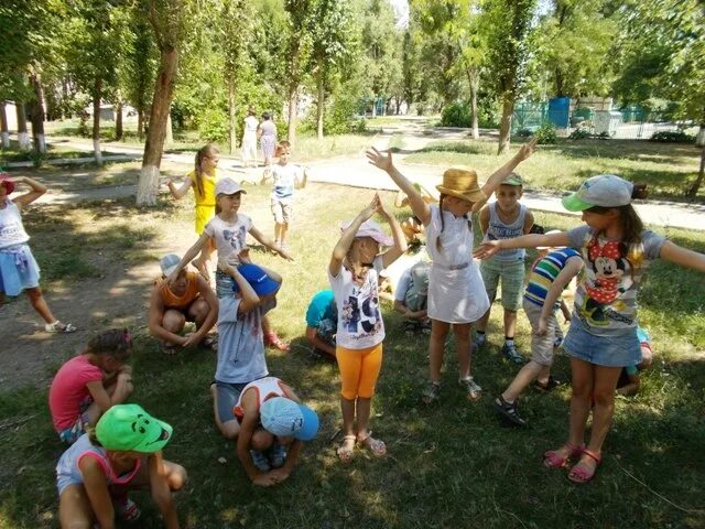 Раз два три морская фигура замри. Море волнуется раз игра. Детская игра море волнуется раз. Подвижная игра море волнуется. Море волнуется раз игра.