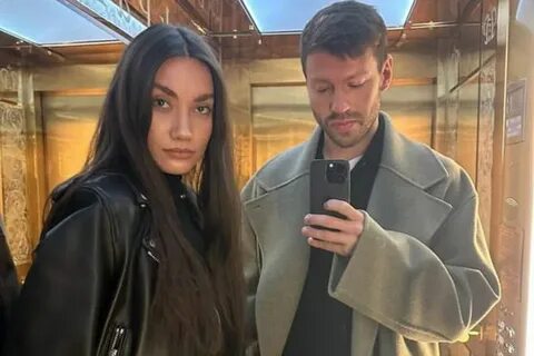 Смолов футболист жена
