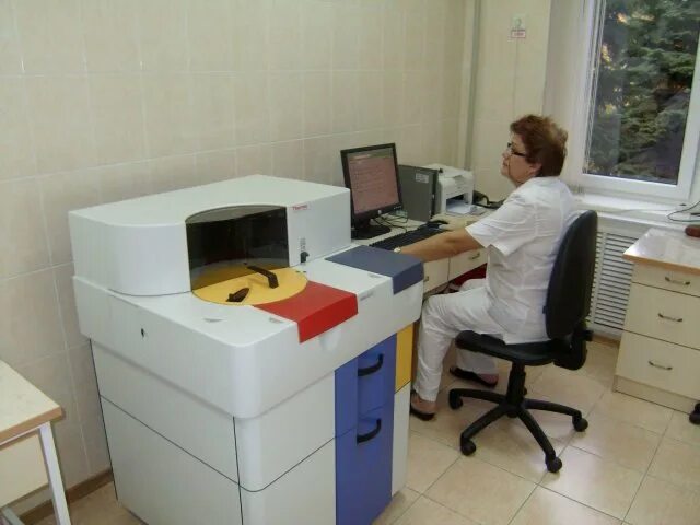 кдл гкб 1 чебоксары. клиническая лаборатория. пцр лаборатория. лаборант в больнице. морозовская больница лаборатория.