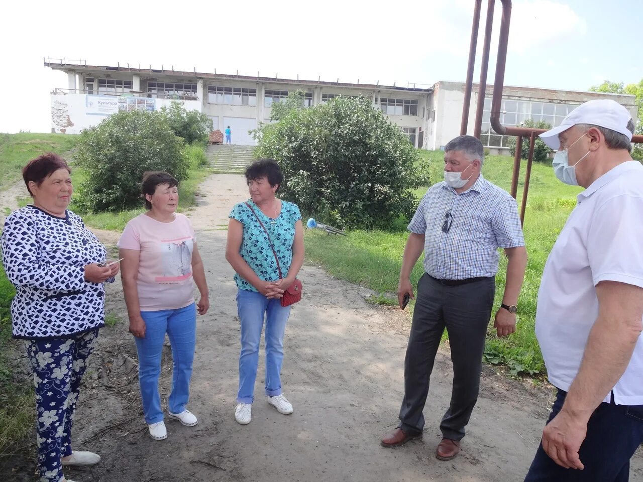 Вольская жизнь Вольск. Калмантай Вольский район. Село Калмантай Саратовская область. ДК село Калмантай Саратовская область. Вольская неделя саратовская область