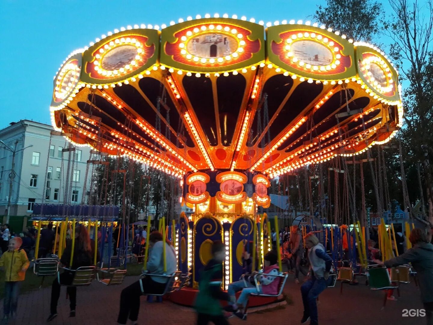 Потешный парк. Потешный парк. Детский парк потешный двор архангельск. Парк аттракционов в архангельске потешный. Парк развлечений потешный двор архангельск.