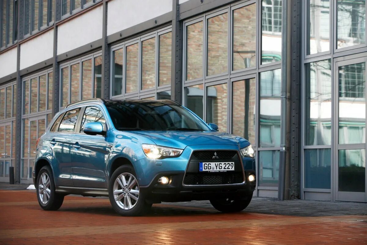 Митсубиси асх 2012. Мицубиси 2012 паркетник. Поколение мицубиси асх. Mitsubishi asx 2017. Митсубиси рольф.