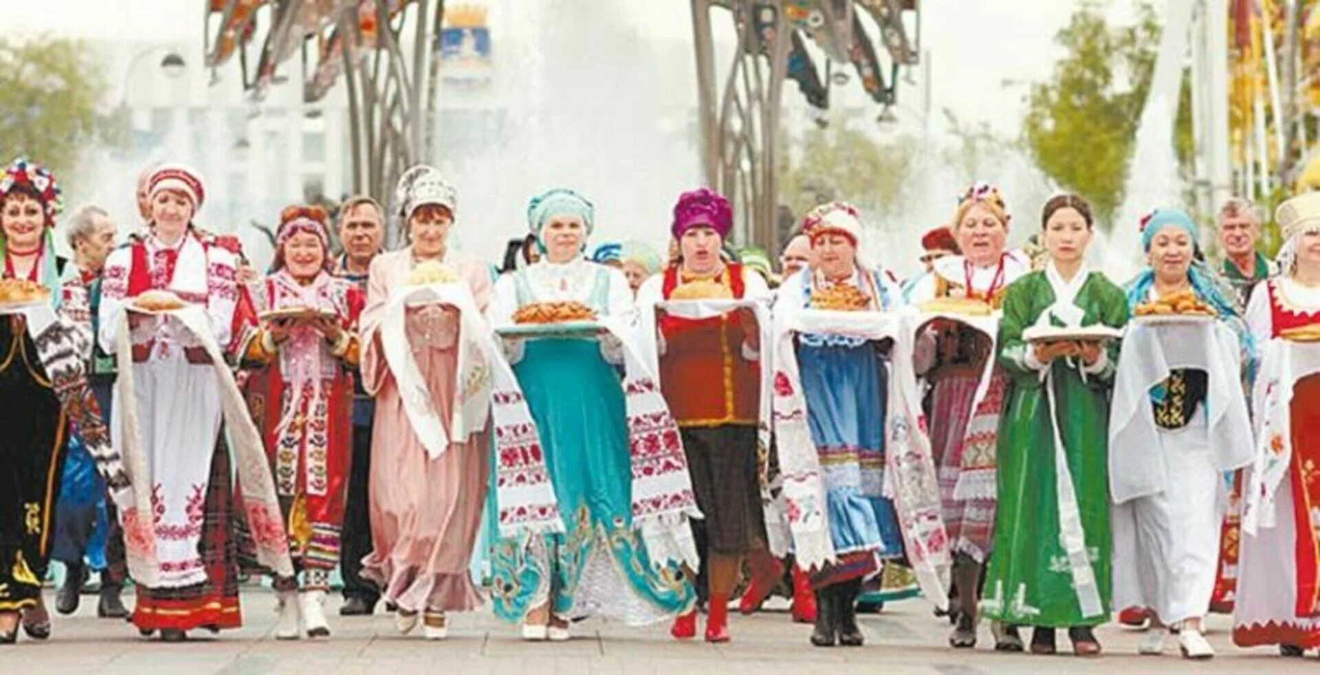 Представители различных народов