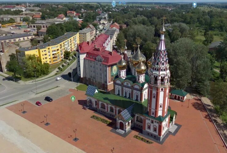 Храм в Гусеве Калининградской области. Церковь в Гусеве Калининградской области на площади. Гусев архитектура Калининград. Храм всех святых Гусев Калининградская область.