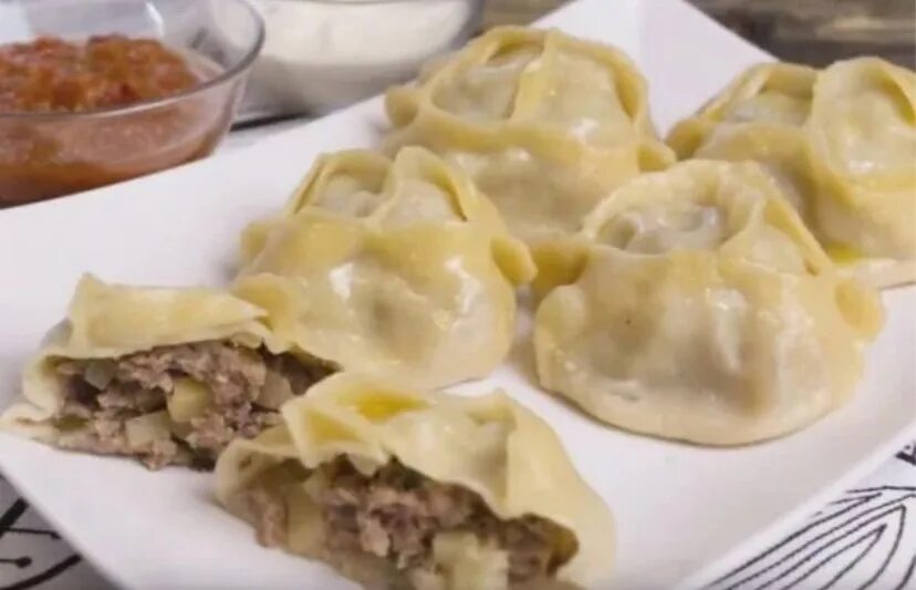 Манты с говядиной и луком. Манты с мясом. Манты в разрезе. Манты с мясом. Джусай манты.