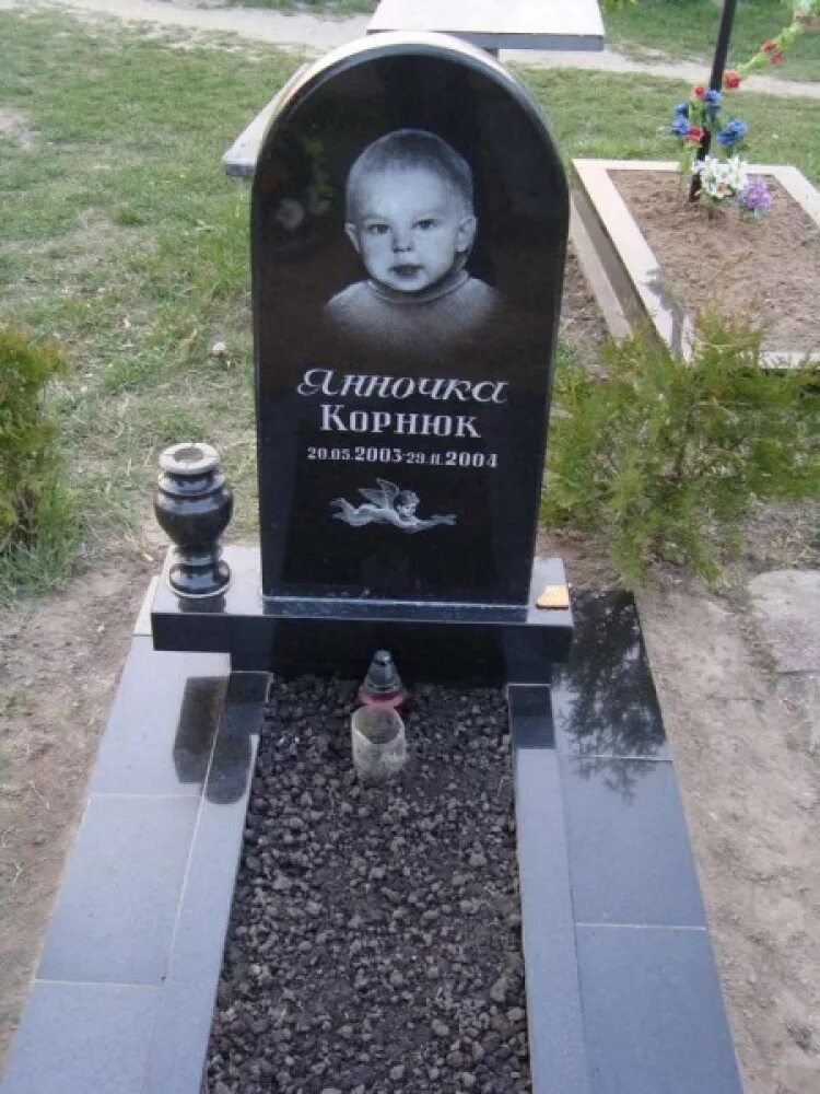 Памятник ребенку на могилу. Памятник для ребенка фото. Детские памятники на могилу. Памятники для детей. Детские памятники гранит.