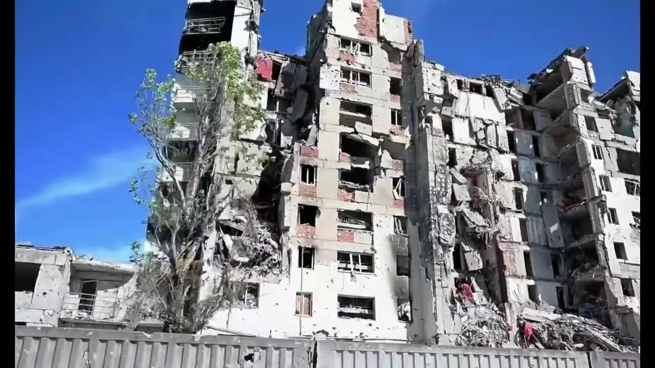 Донбасс и луганск разрушенные города в 2014. Видео разрушь город. Бородянка 2022. Разрушенные города украины 2022 мариуполь. Видео разрушь город.