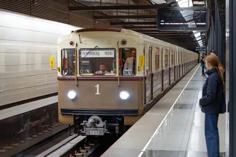 13 станций метро