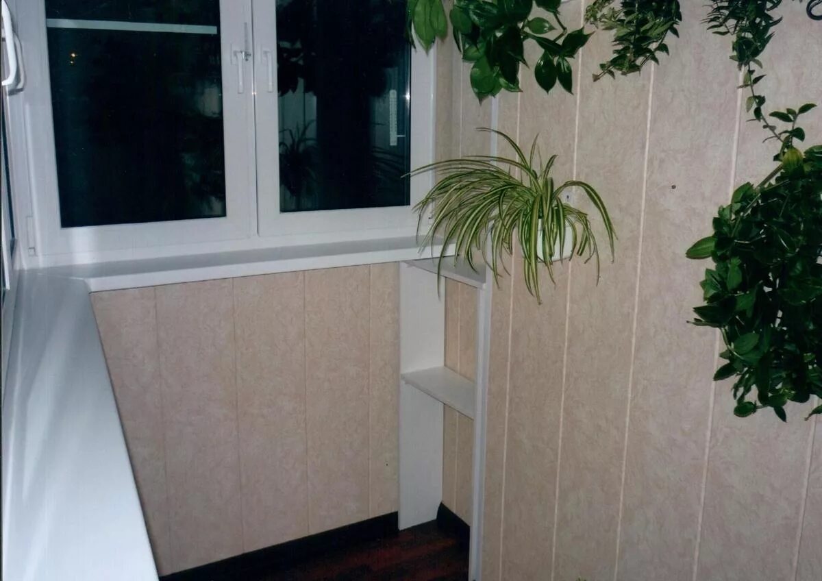 Балкон стена пвх. Обшивка балкона пластиком. пластиковые панели для лоджии. отделка лоджии пластиковыми панелями. отделка балкона панелями пвх.