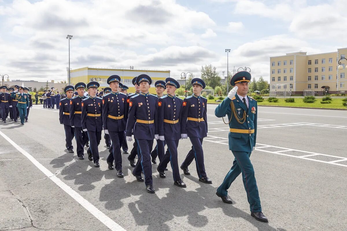 Тюменское президентское кадетское училище. Президентский кадетский корпус Тюмень. Кемеровское президентское кадетское училище. Тюмень кадетское училище президентское форма.