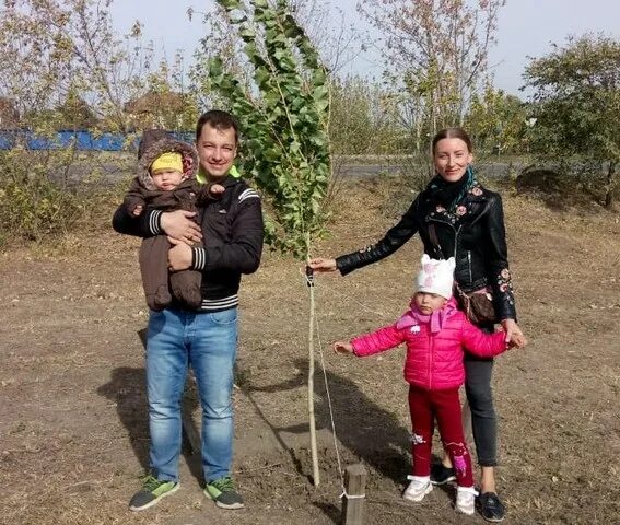 Куда сходить с ребёнком в Азове. Фото волонтеров города Азова Ростовской области. Куда в Азове можно сходить подросткам. Дает в городе азове