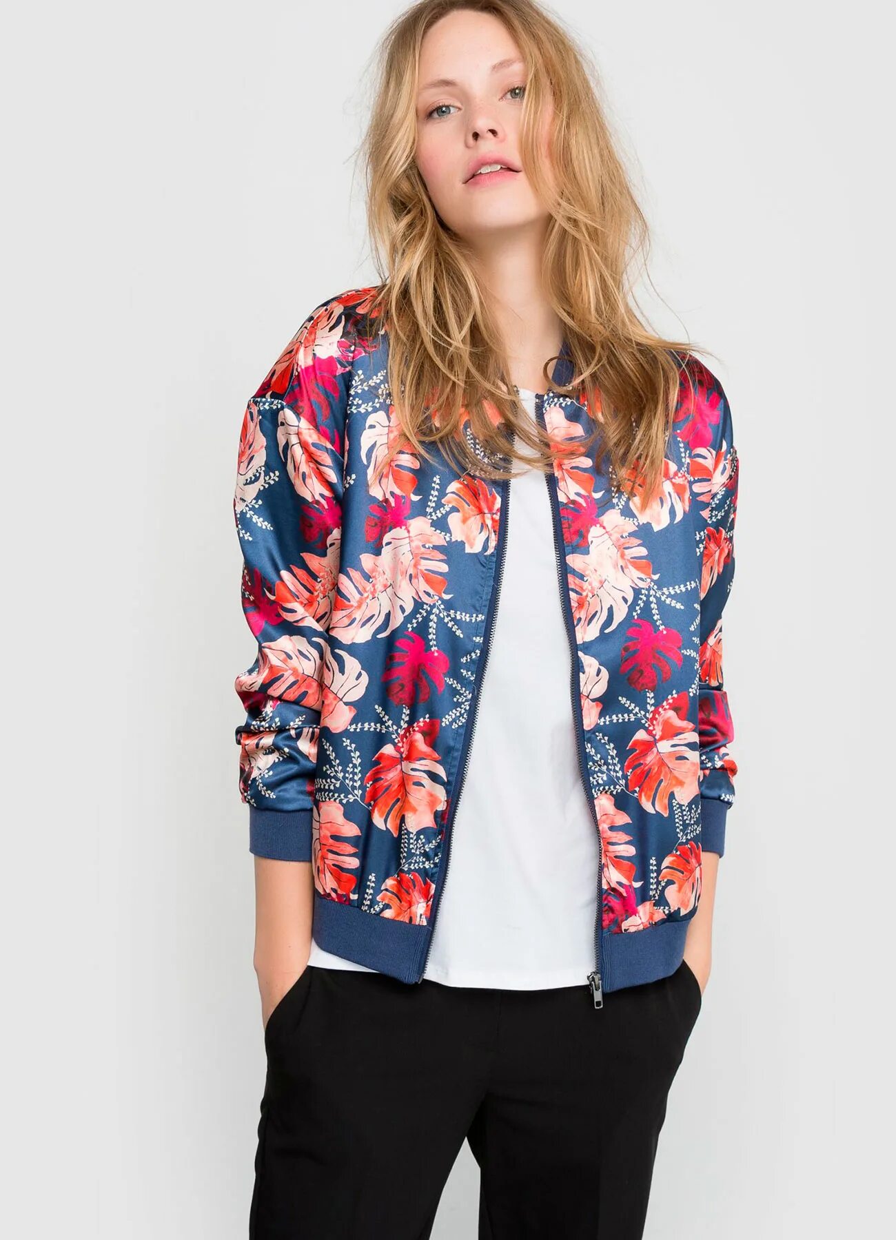 куртка бомбер женская. женская куртка "бомбер золла. куртка бомбер. бомбер одежда женский. La'maxx бомбер.