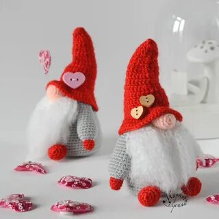 Новогодний гном крючком