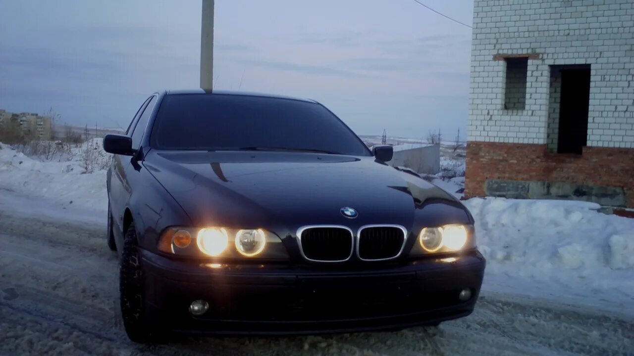 Без номеров. Bmw e34 american style. Бмв без номеров. Бмв заехал на машине. Бмв м5 е60.
