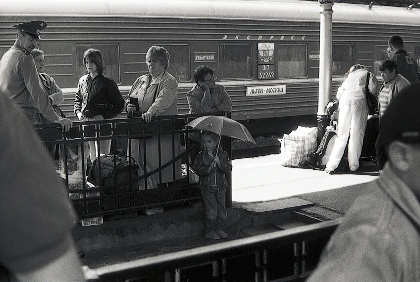 Курский вокзал в 80-е годы. Курский вокзал 1980. Курский вокзал 1990 е годы. Курский вокзал 1985.