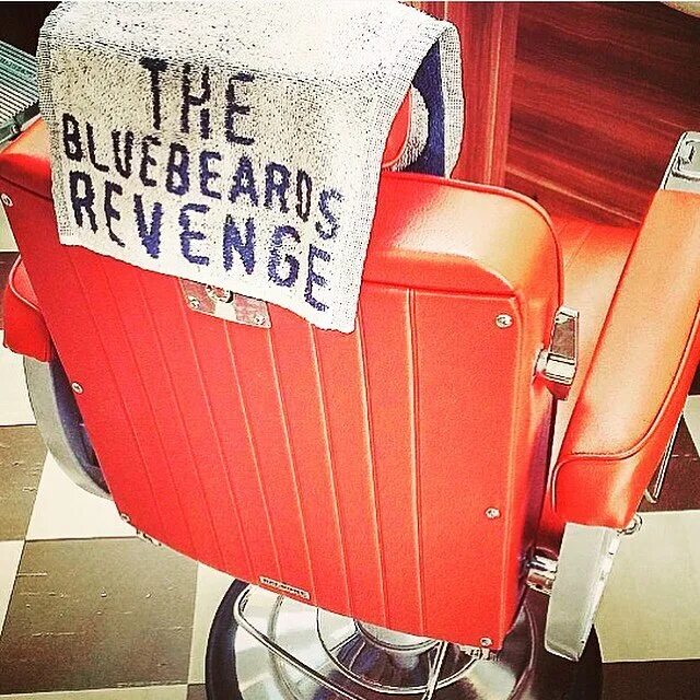 Top gun барбершоп москва. топ ган парикмахерская. компьютерное кресло панда. Bond барбершоп. татуированные бородачи барбершоп.