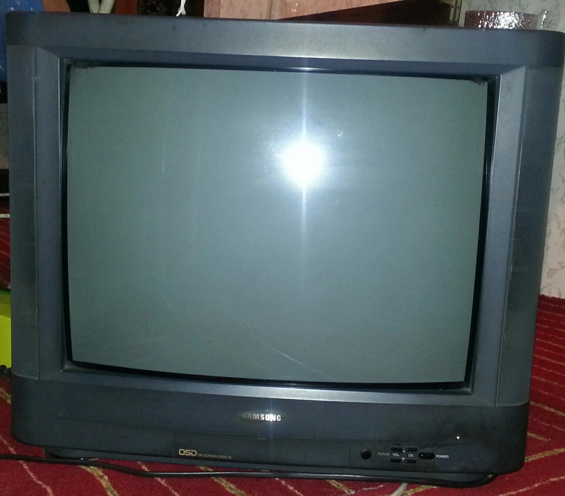 Телевизор бу дешевле. Телевизор Волхов б. Телевизор б б к,. Телевизор Волхов старый с переключающим. Телевизор Волхов старый 60-х.
