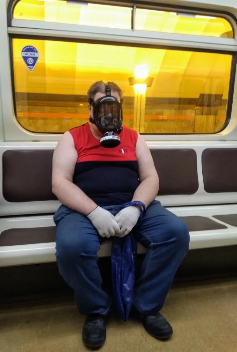 Эл магнус. Чудаки из метро. Чудаки в метро. Странные люди в московском метро. Чудаки в метро московском.