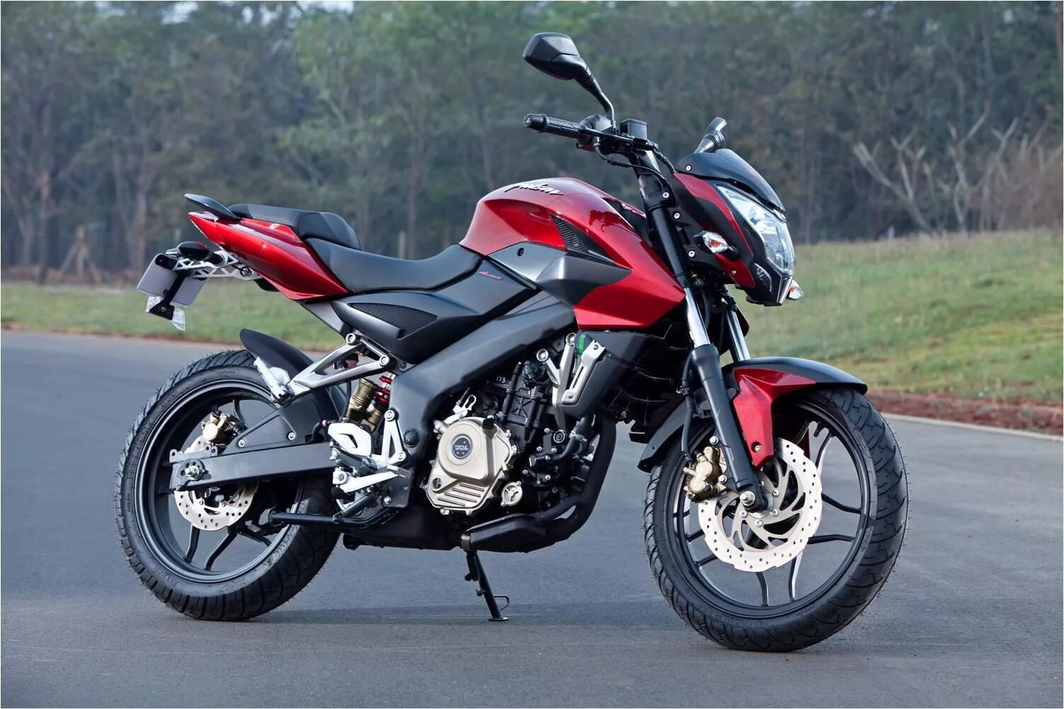 Bajaj pulsar. Мотоцикл Bajaj Pulsar 200 NS. Bajaj Pulsar ns200. Мотоцикл Баджадж Пульсар 200. Мотоцикл Pulsar NS 200.