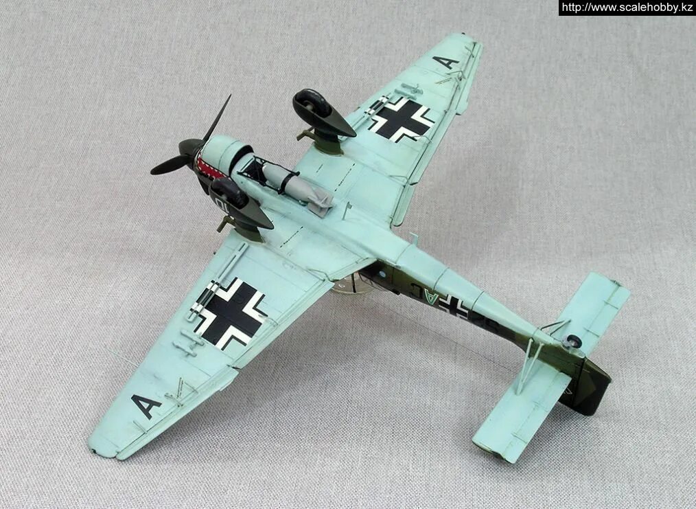 Ju 87 звезда. Ju-87 b2 1/72 звезда. Ju-87 звезда 1/72. Ju 87 модель звезда.