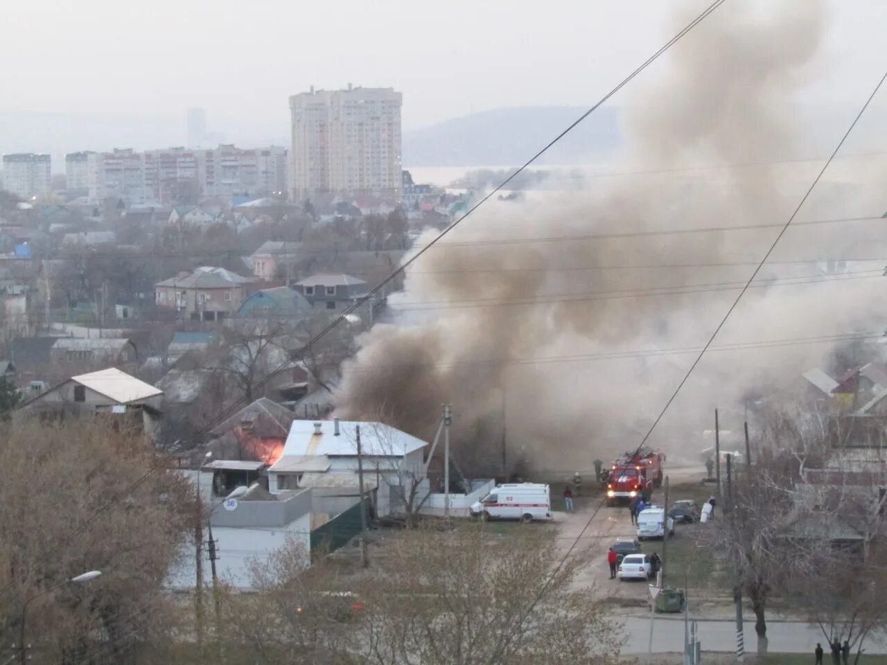 Энгельс что случилось сегодня ночью. Пожар в Энгельсе. Пожар в Саратове. Пожар в Энгельсе вчера. Пожар в Саратове сейчас.